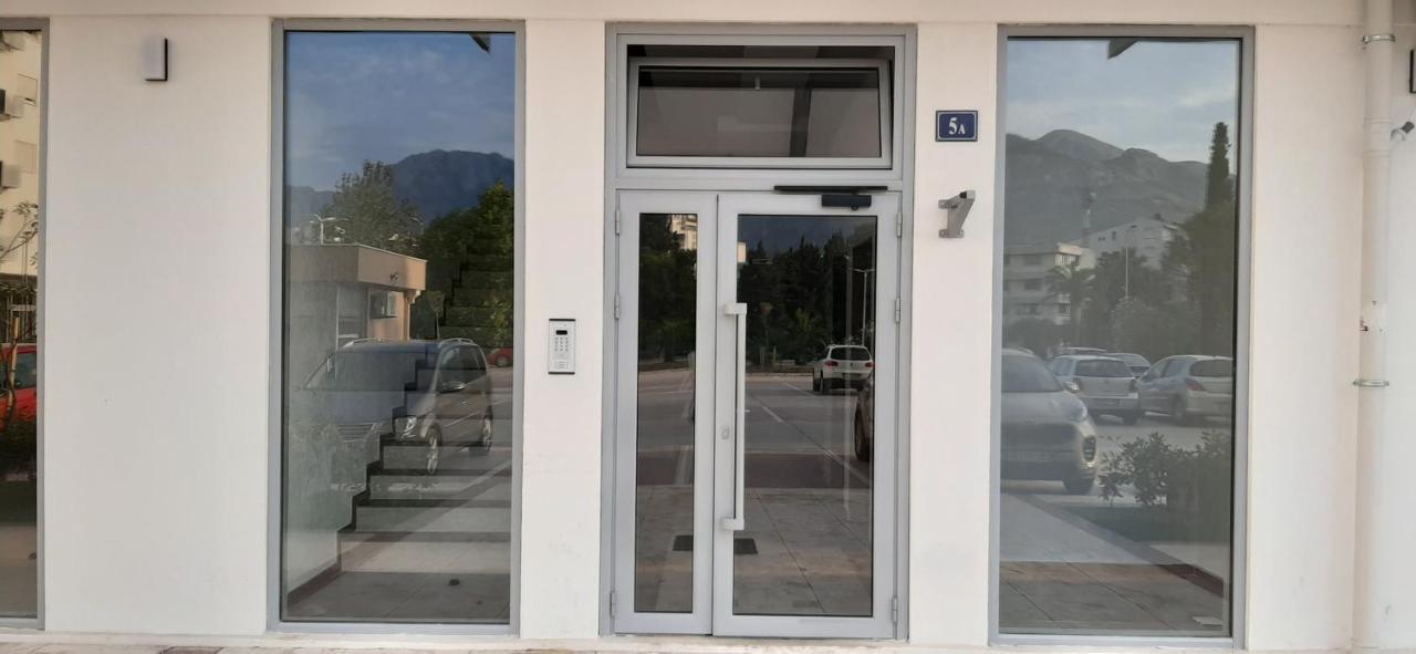 Lux Apartment Portovista 巴尔 外观 照片